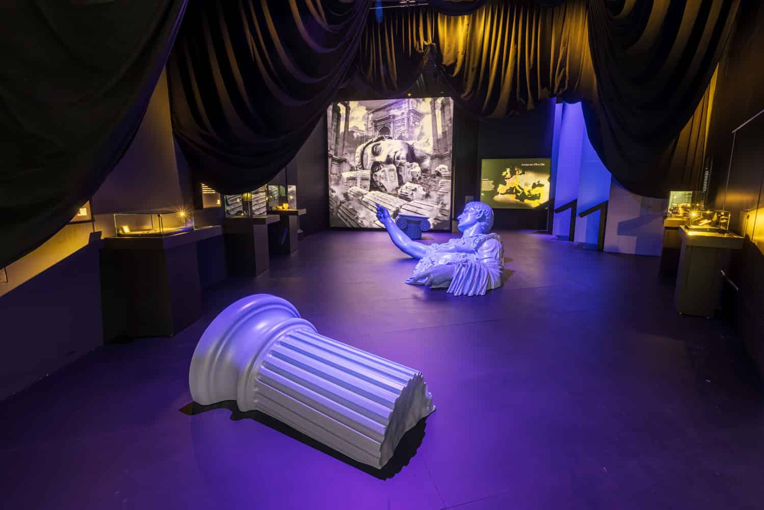 zerbrochene Römer Statue